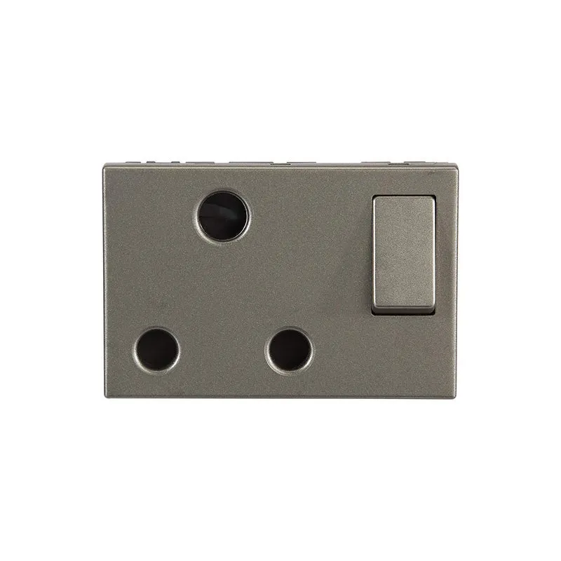 ليجراند - قابس Arteor، هندي، 16A، 2P+E Switched، 3 موديول، ماغنسيوم