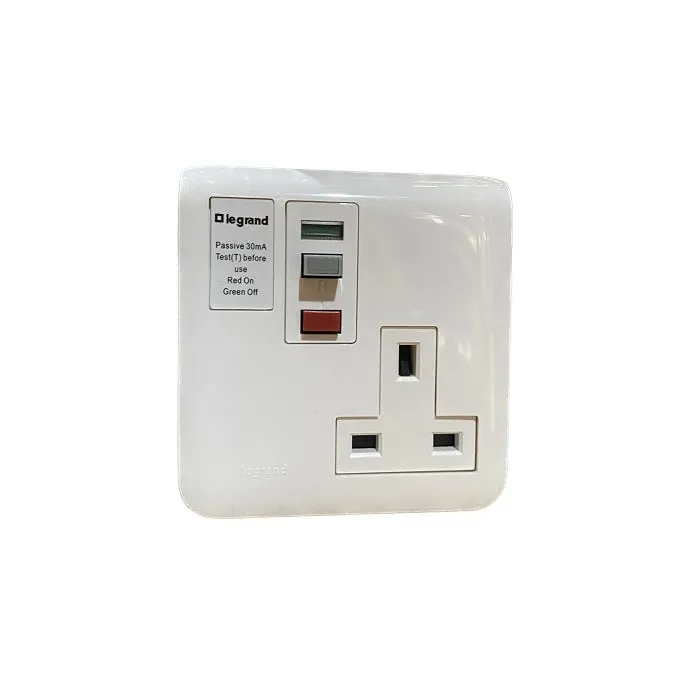 ليجراند - فيش حماية أرضي 13 أمبير ELO-DP - PASSIVE DP 30MA - أبيض
