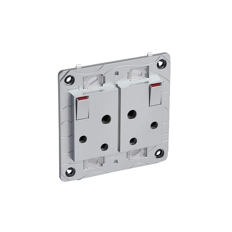 ليجراند - مخرج الطاقة جاهز Arteor، جنوب أفريقي، 16A 250V، 2x2P+E مفاتيح، مجوز، 2x3 موديول، Aluminium