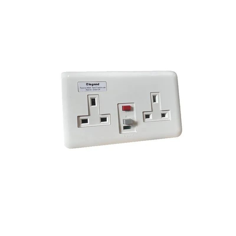 ليجراند - فيش مجوز - حماية أرضي - 13 أمبير - ELO-DP - PASSIVE DP 30MA - أبيض